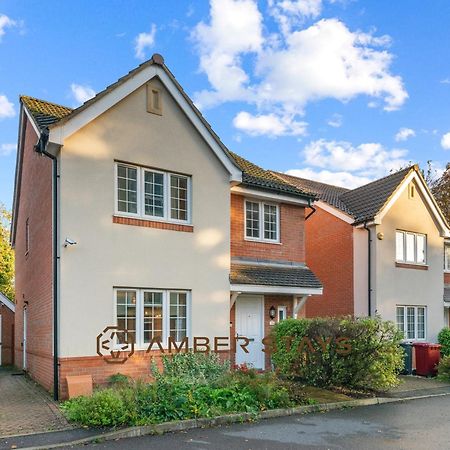 Spacious 5 Bed House In Reading By Amber Stays, Perfect For Business & Contractors, Sleeps 12! Eksteriør billede