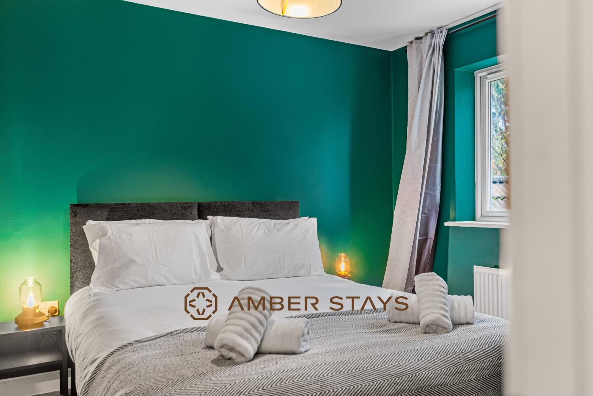 Spacious 5 Bed House In Reading By Amber Stays, Perfect For Business & Contractors, Sleeps 12! Eksteriør billede