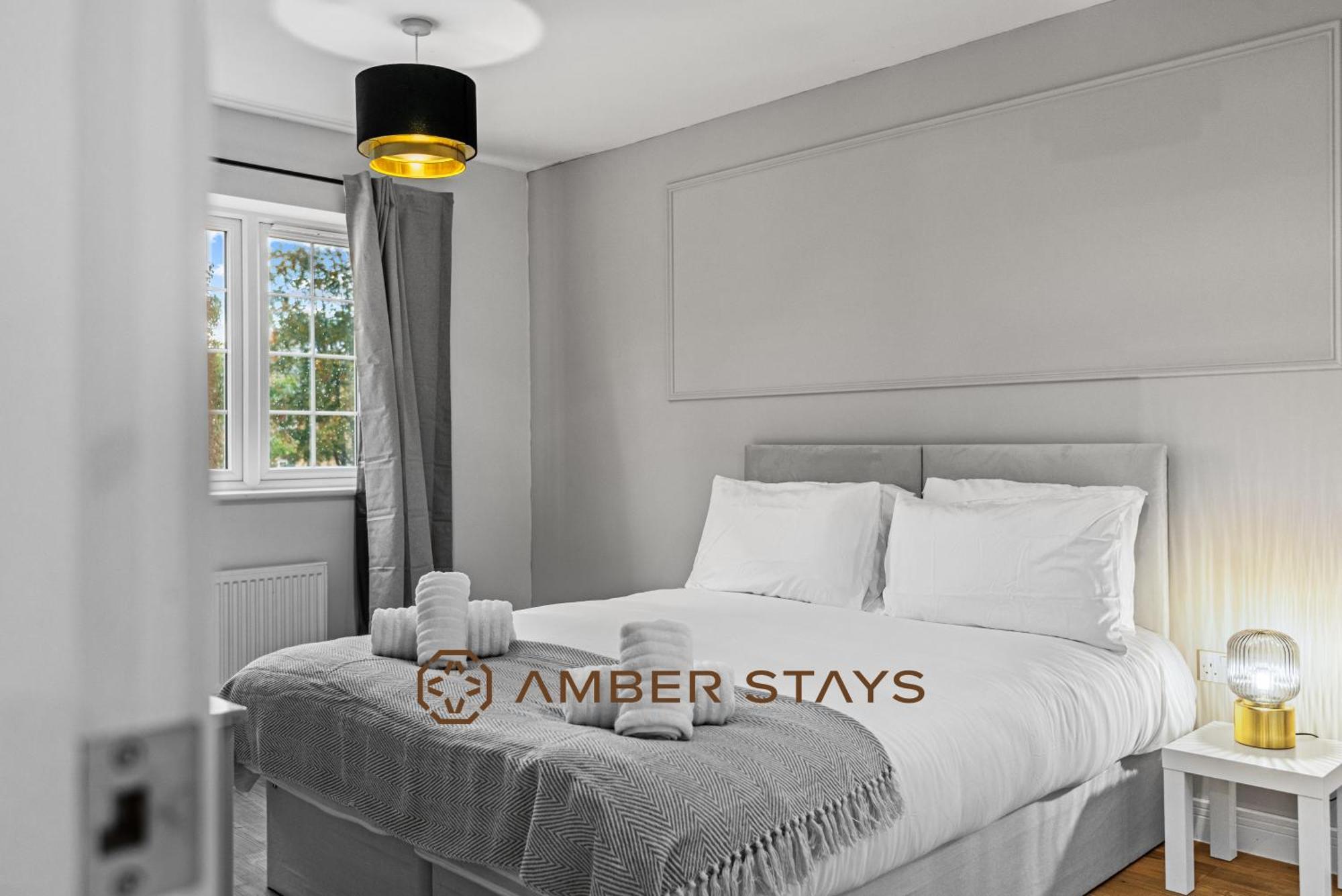 Spacious 5 Bed House In Reading By Amber Stays, Perfect For Business & Contractors, Sleeps 12! Eksteriør billede