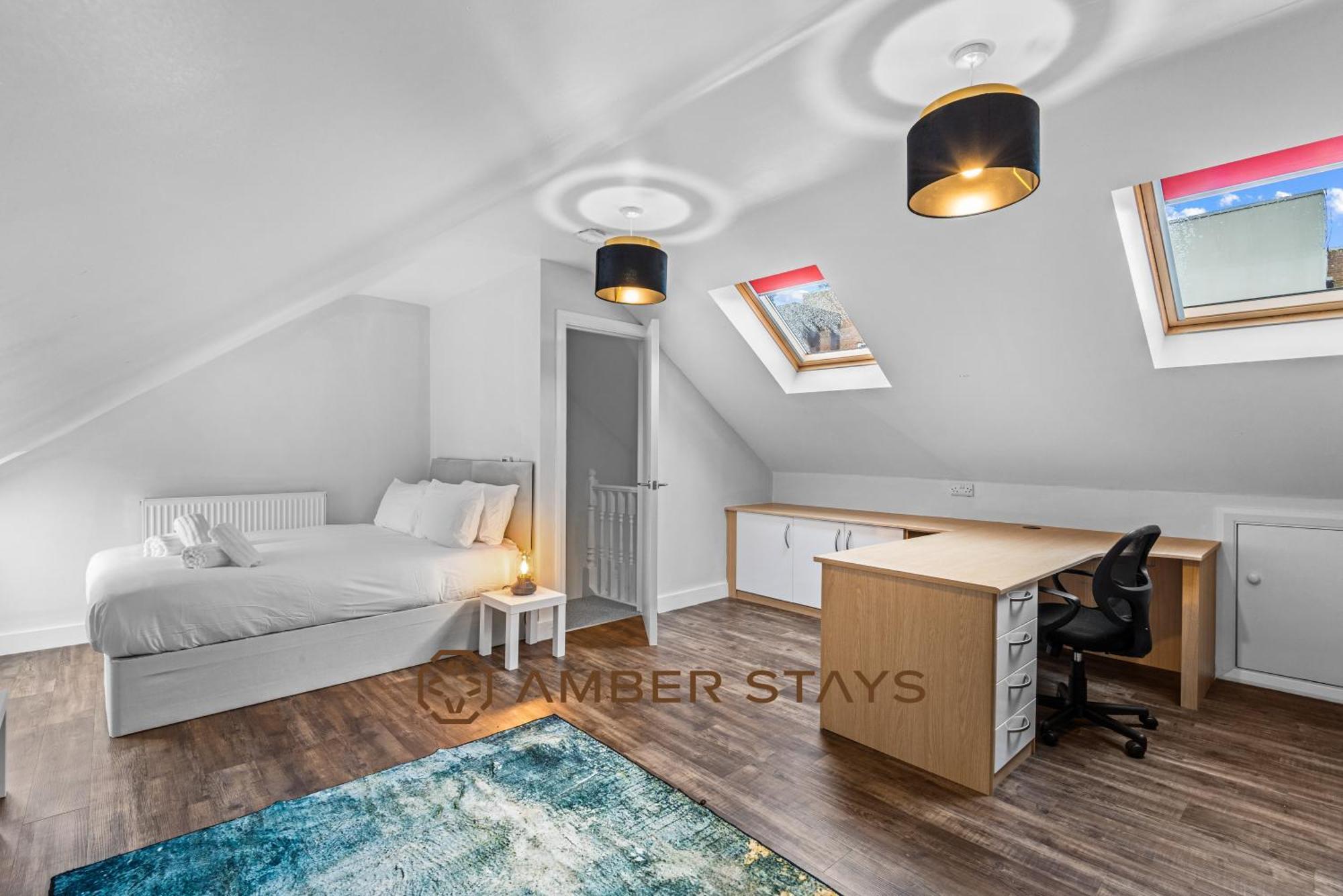 Spacious 5 Bed House In Reading By Amber Stays, Perfect For Business & Contractors, Sleeps 12! Eksteriør billede