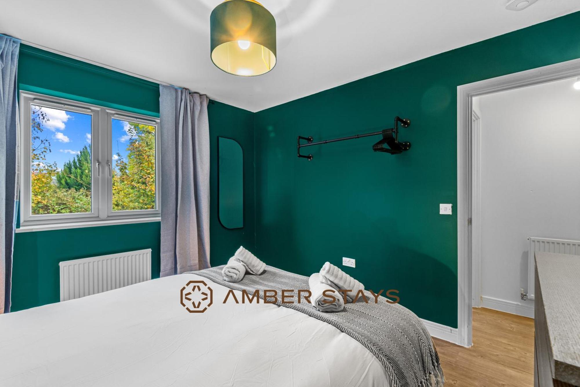 Spacious 5 Bed House In Reading By Amber Stays, Perfect For Business & Contractors, Sleeps 12! Eksteriør billede