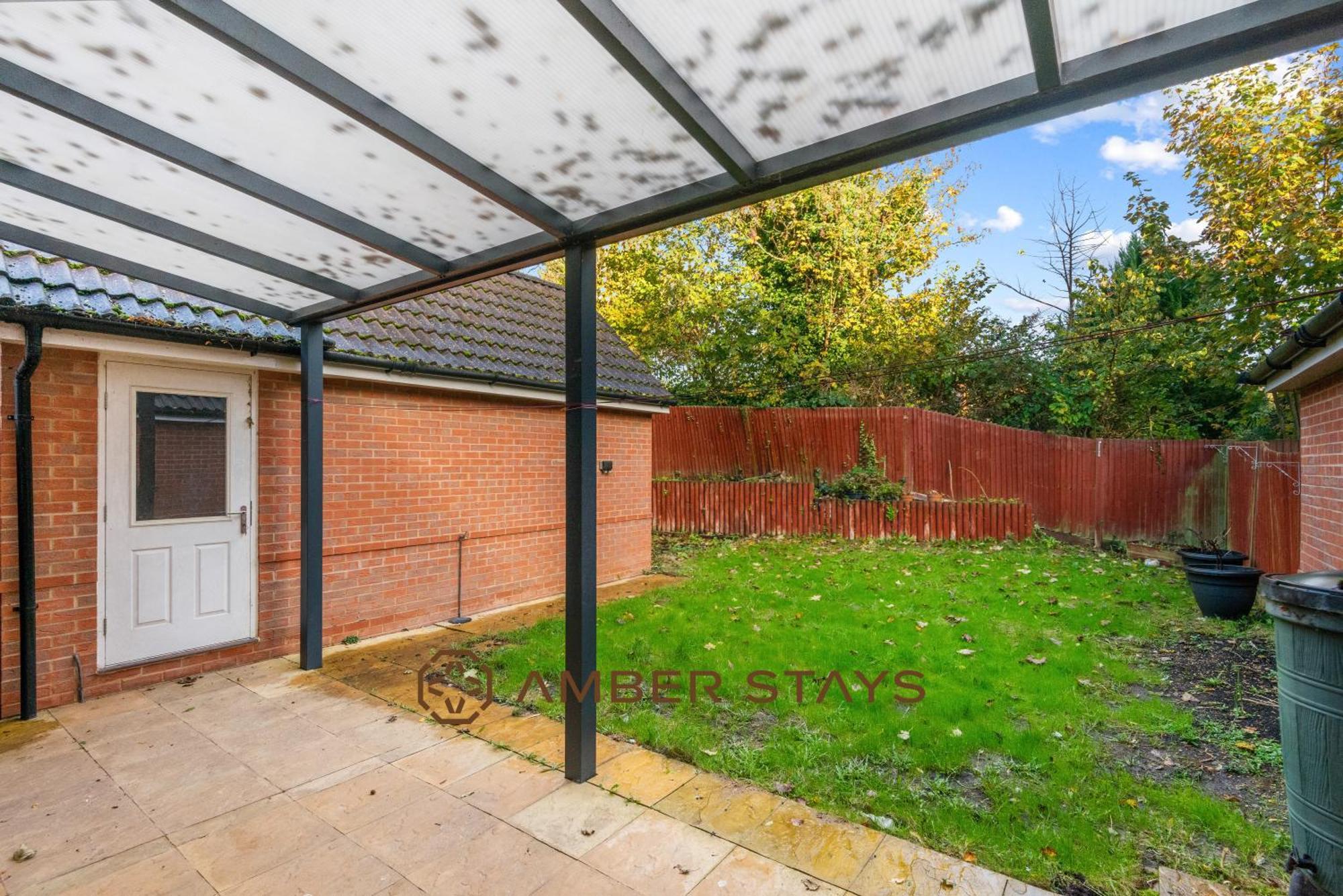 Spacious 5 Bed House In Reading By Amber Stays, Perfect For Business & Contractors, Sleeps 12! Eksteriør billede