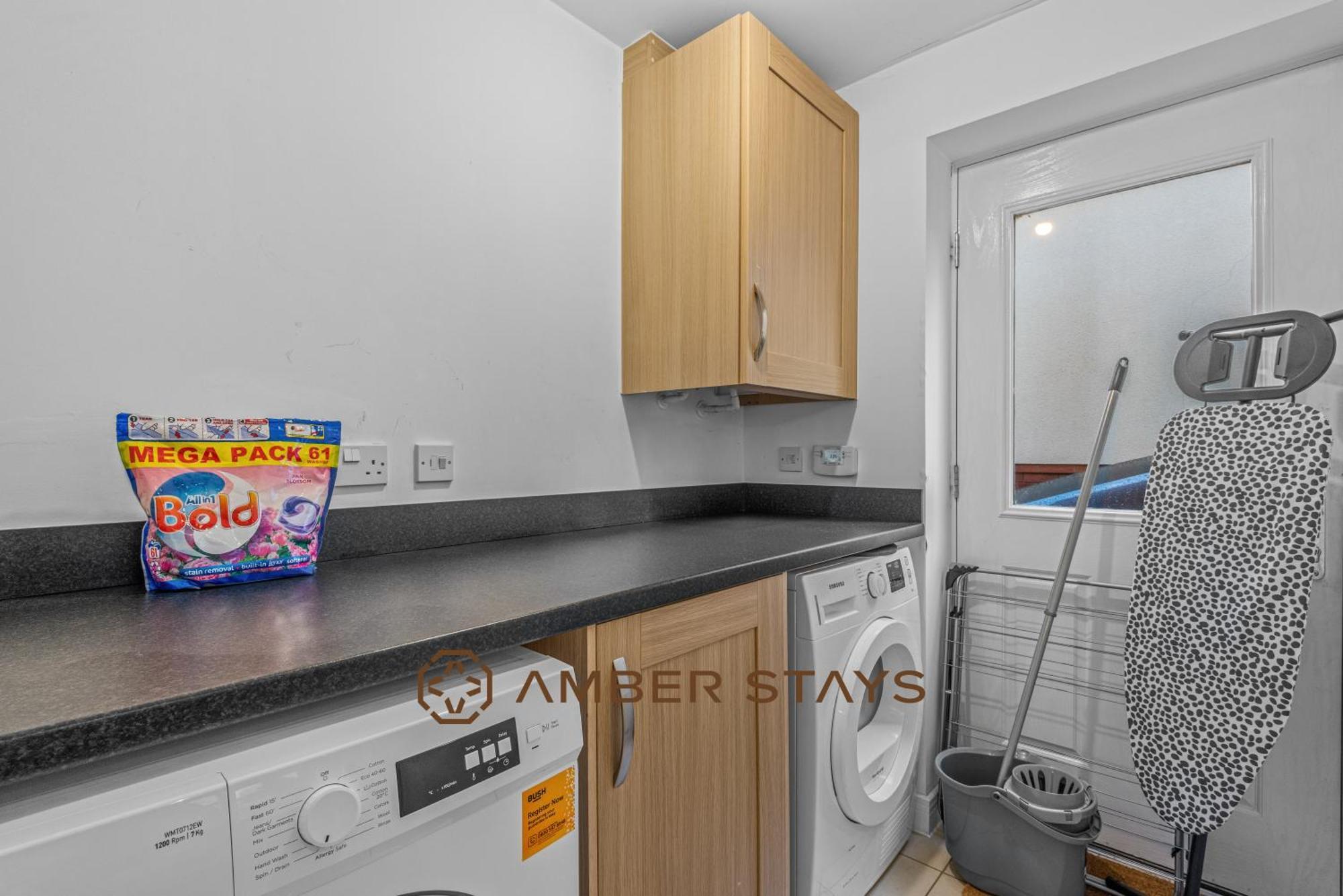 Spacious 5 Bed House In Reading By Amber Stays, Perfect For Business & Contractors, Sleeps 12! Eksteriør billede