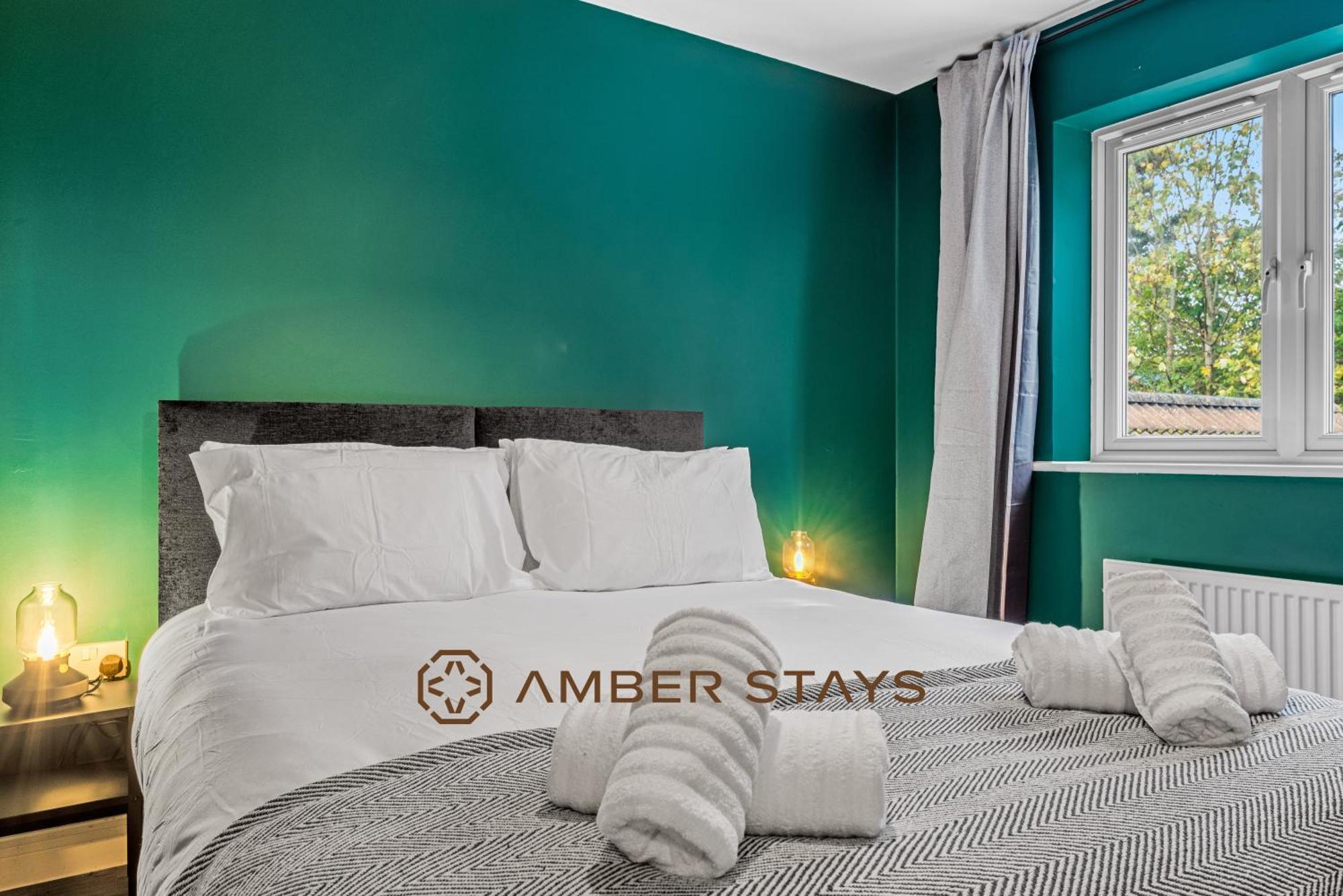 Spacious 5 Bed House In Reading By Amber Stays, Perfect For Business & Contractors, Sleeps 12! Eksteriør billede