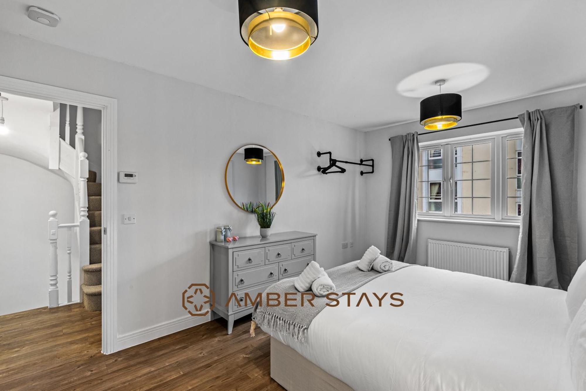 Spacious 5 Bed House In Reading By Amber Stays, Perfect For Business & Contractors, Sleeps 12! Eksteriør billede